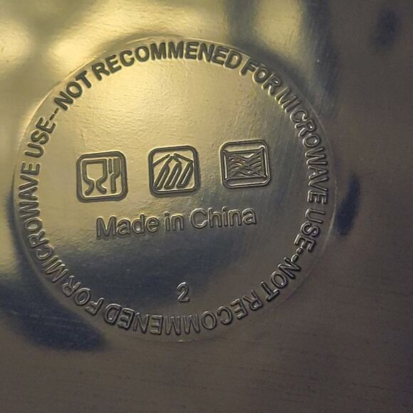 Set of 8 Retro Boho Melamine Salad Plates 8.75 Red Medallion Kid-Proof Outdoor - Picture 4 of 7